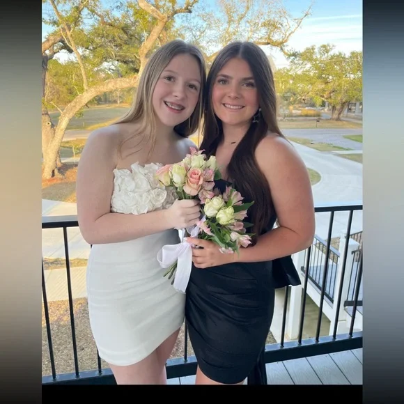 Off-Shoulder Cream Floral Appliqué Mini Dress - Picture 3 of 3